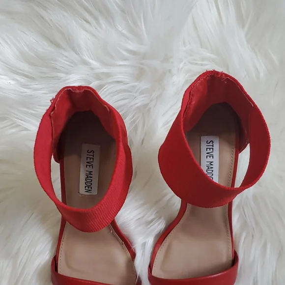 Steve Madden 👠 - Picture 3 of 9